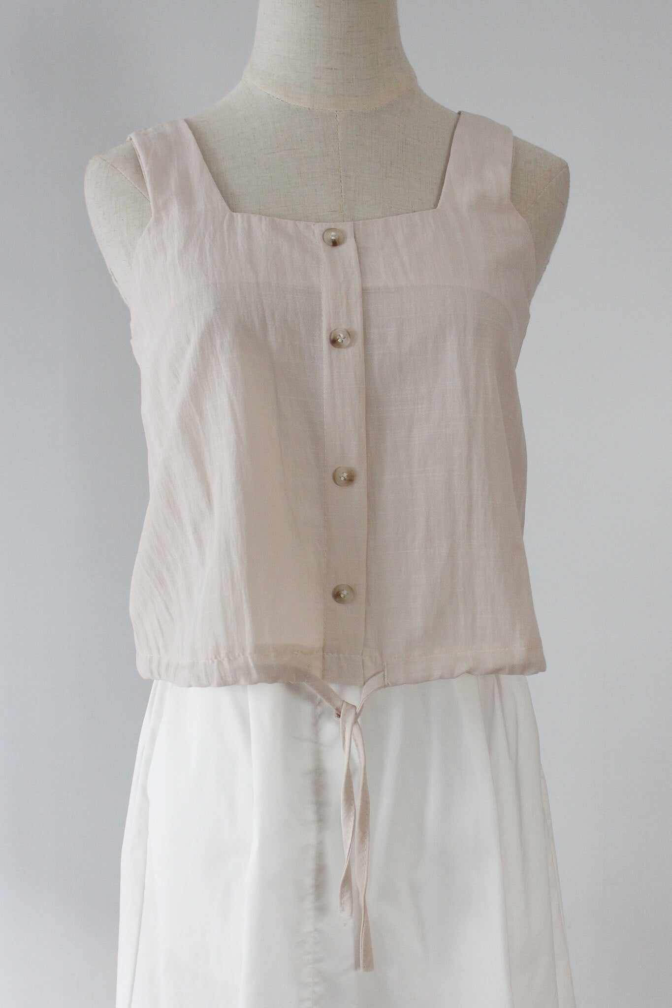 Sleeveless Drawstring Cropped Top with buttons