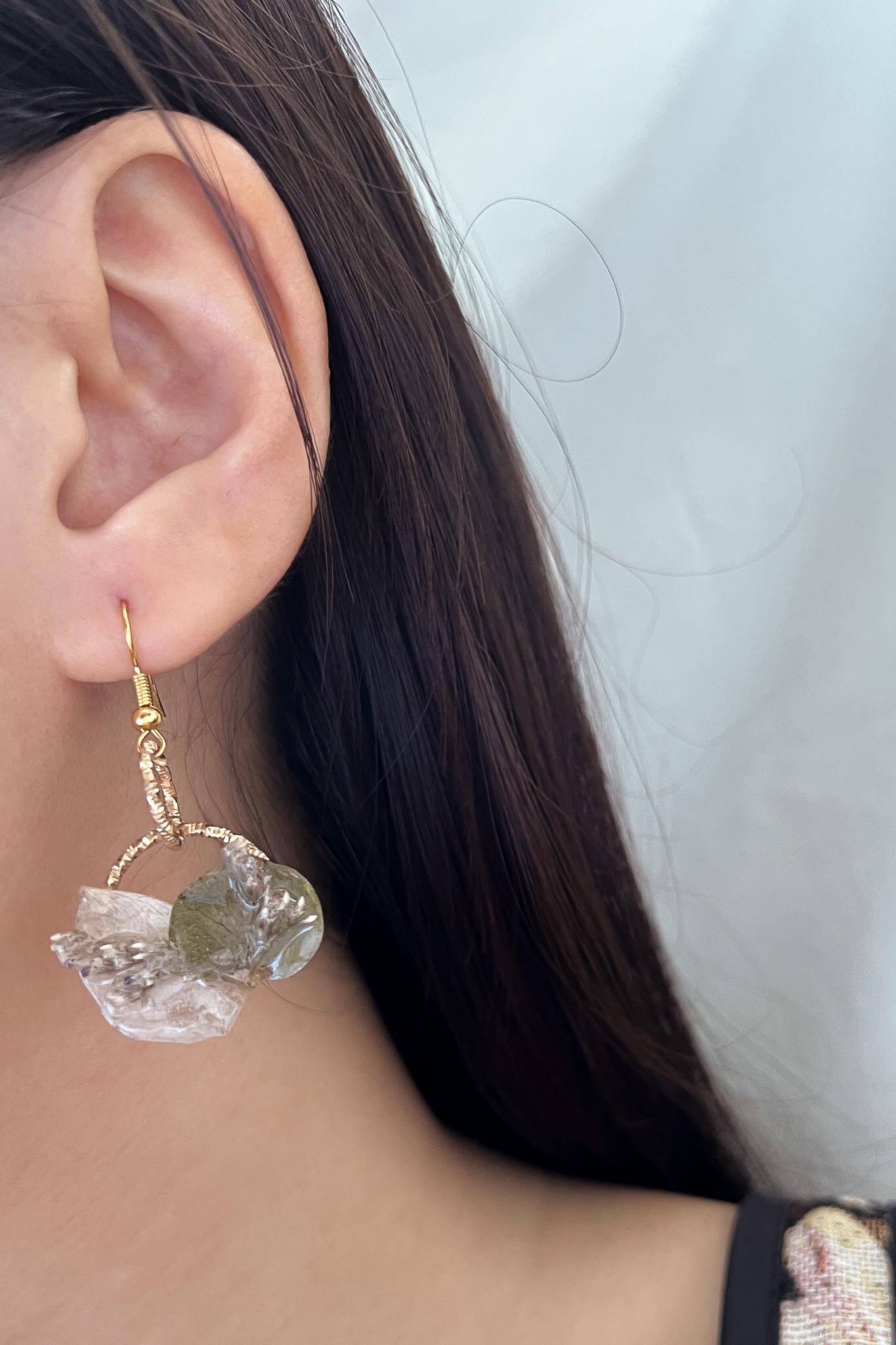 Classy real flower resin dangle earrings with gold hardware
