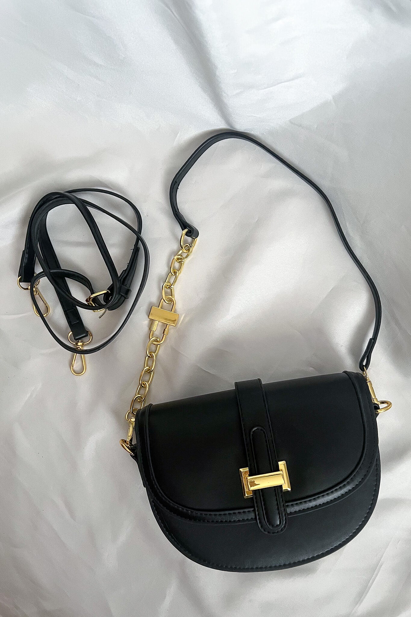 Chain Strap Saddle Bag with H logo buckle 