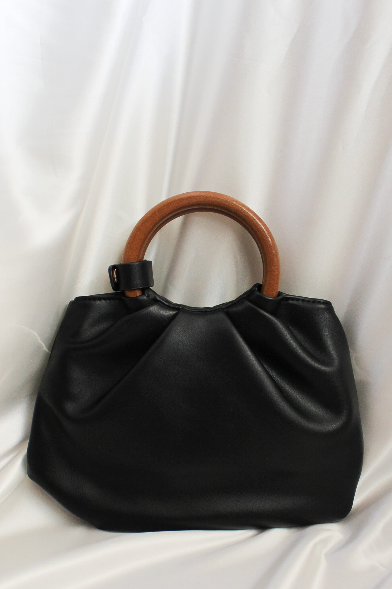 Smooth PU leather bag with wooden handles