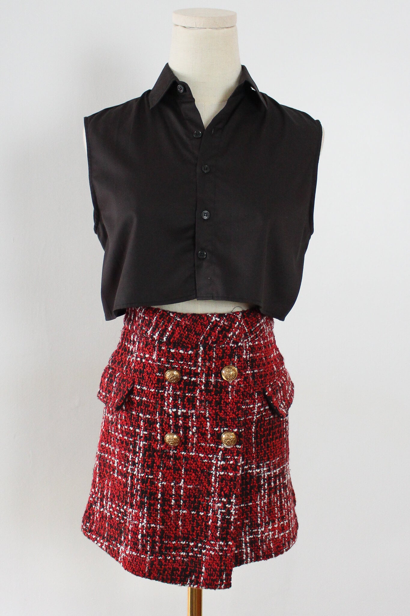 tartan pattern skirt with gold buttons