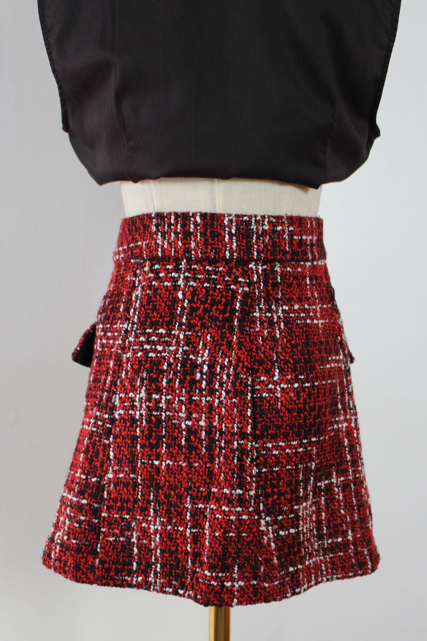 tartan pattern skirt with gold buttons