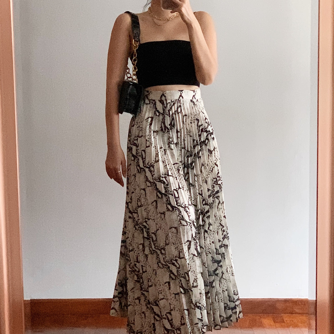 Perfect look for a date night/wedding guest fit | Printed Black and White Pleated Maxi Long Skirt | Old money aesthetics classy look | paris european outfit inspo